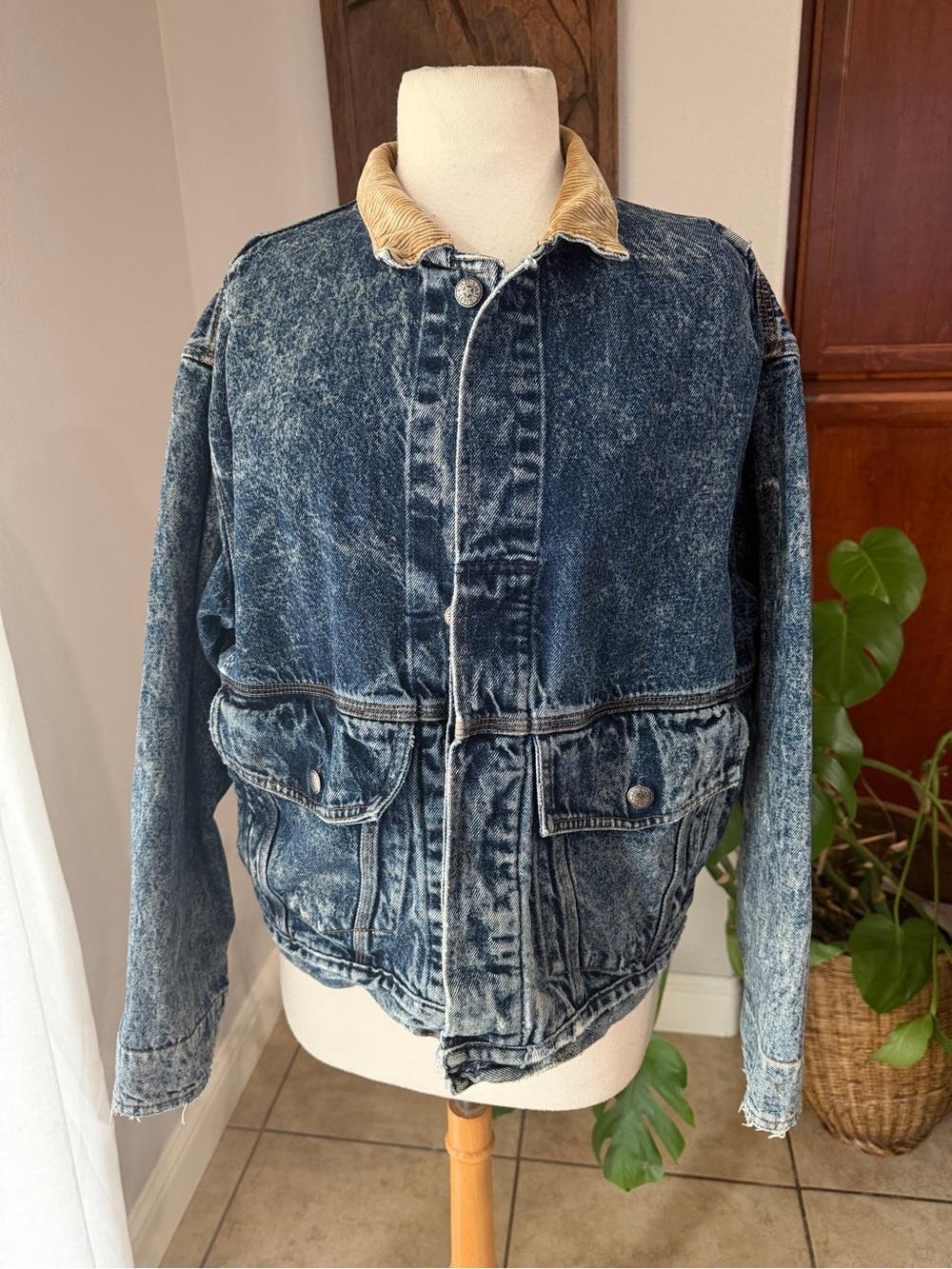 Vintage Levi's Acid Wash Denim Jacket Corduroy Collar Medium